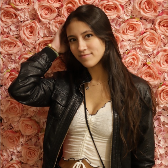 Meet your Posher, Baylee - Picture 1 of 8